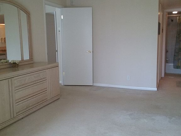 5th image of 2614 Cove Cay Dr