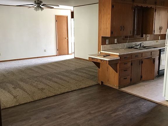 3rd image of 1901 S Ann Blvd