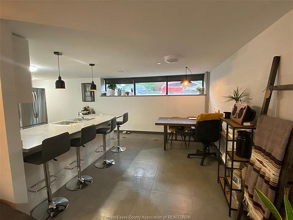 3rd image of 2109 Ottawa St #B02