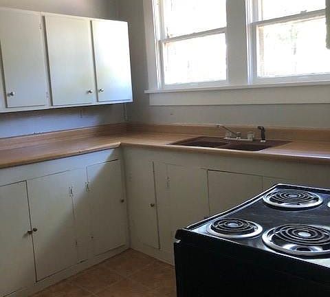 5th image of 2400 Pinehurst Blvd
