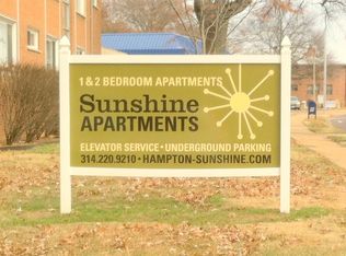 5801 Sunshine Dr APT 303, Saint Louis, MO 63109