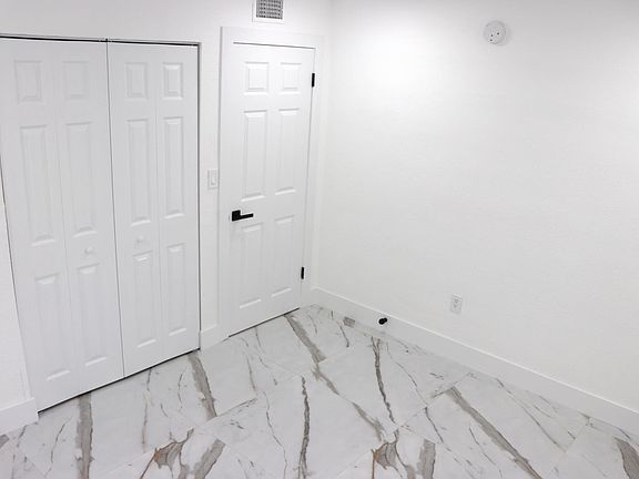 5th image of 4255 N University Dr APT 115