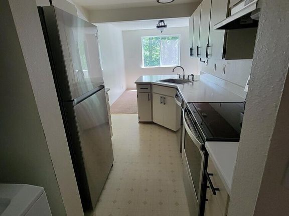 3rd image of 20156 Vikings Crest Loop NE APT 7-202