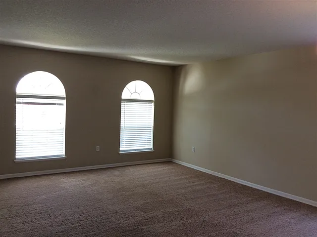 401 Blake Ave — Photo 4
