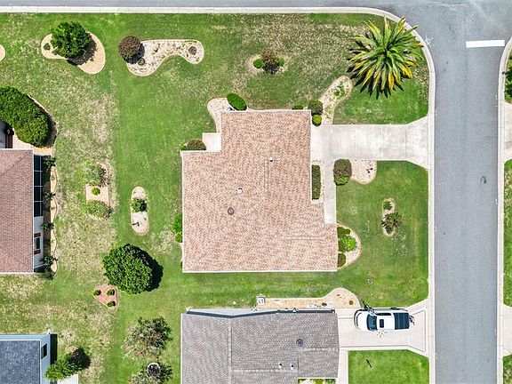 3rd image of 1630 ABERCROMBIE WAY