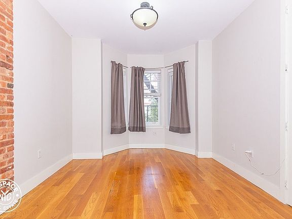 5th image of 64 Saint James Pl #5FR