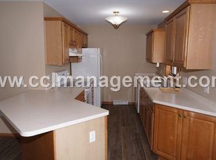 628 S Burr Oak Ave, Oregon, WI 53575