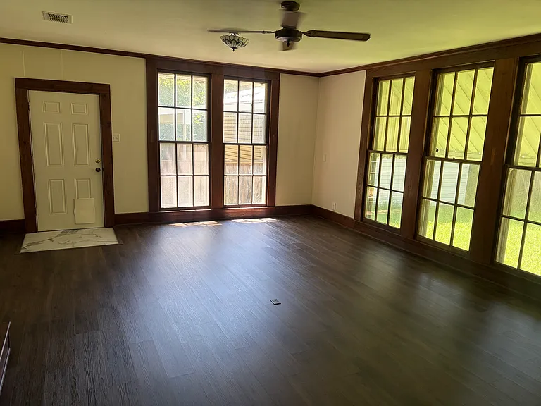 1629 W Broad St — Photo 9