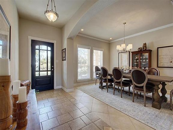 4th image of 312 Park Place Dr