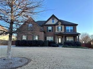210 Birchin Dr, Woodstock, GA 30188