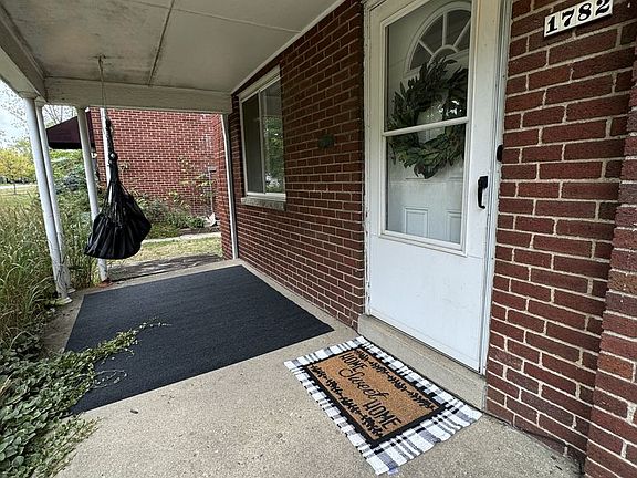 3rd image of 1782 Northwest Blvd #0