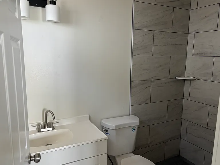 10422 S Broadway #1/2 — Photo 5