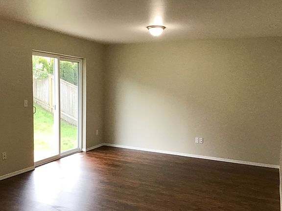 3rd image of 4611 57th Dr NE