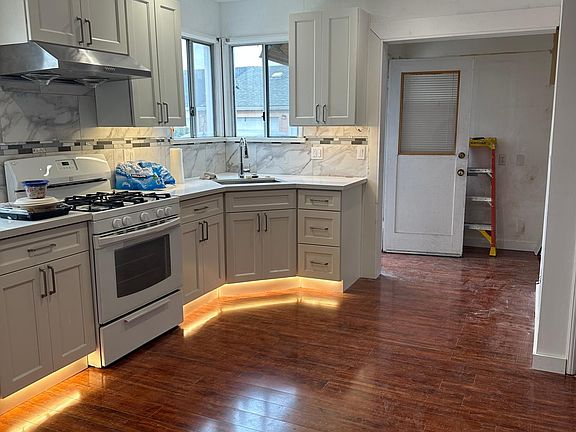 4th image of 267 Bristol Blvd