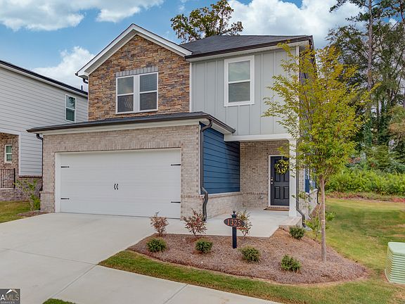 3rd image of 1325 Lyon Way Dr