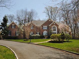 16 Wilshire Run, Scotch Plains, NJ 07076