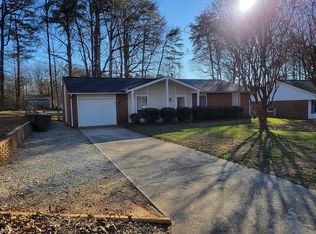 3315 Ryderwood Dr, Greensboro, NC 27407