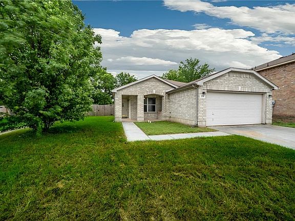 2nd image of 316 Summer Tree Dr