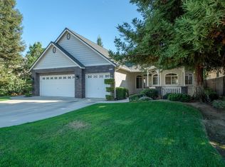 210 W Loyola Ave, Clovis, CA 93619