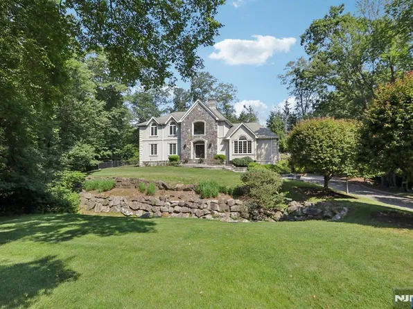 760 Smoke Hollow Trl, Franklin Lakes, NJ 07417