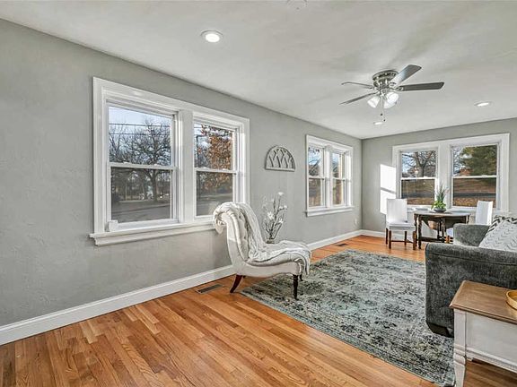 4th image of 2354 Goodale Ave