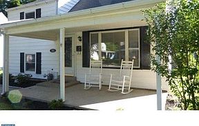 3rd image of 741 Cedar Dr