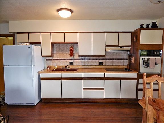 3rd image of 61 Ahrens Ct
