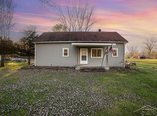 1011 Vance Rd, Midland, MI 48640