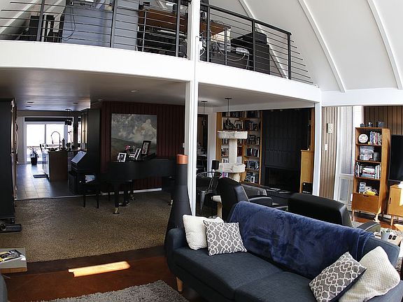 3rd image of 3607 E Summer Hill Dr