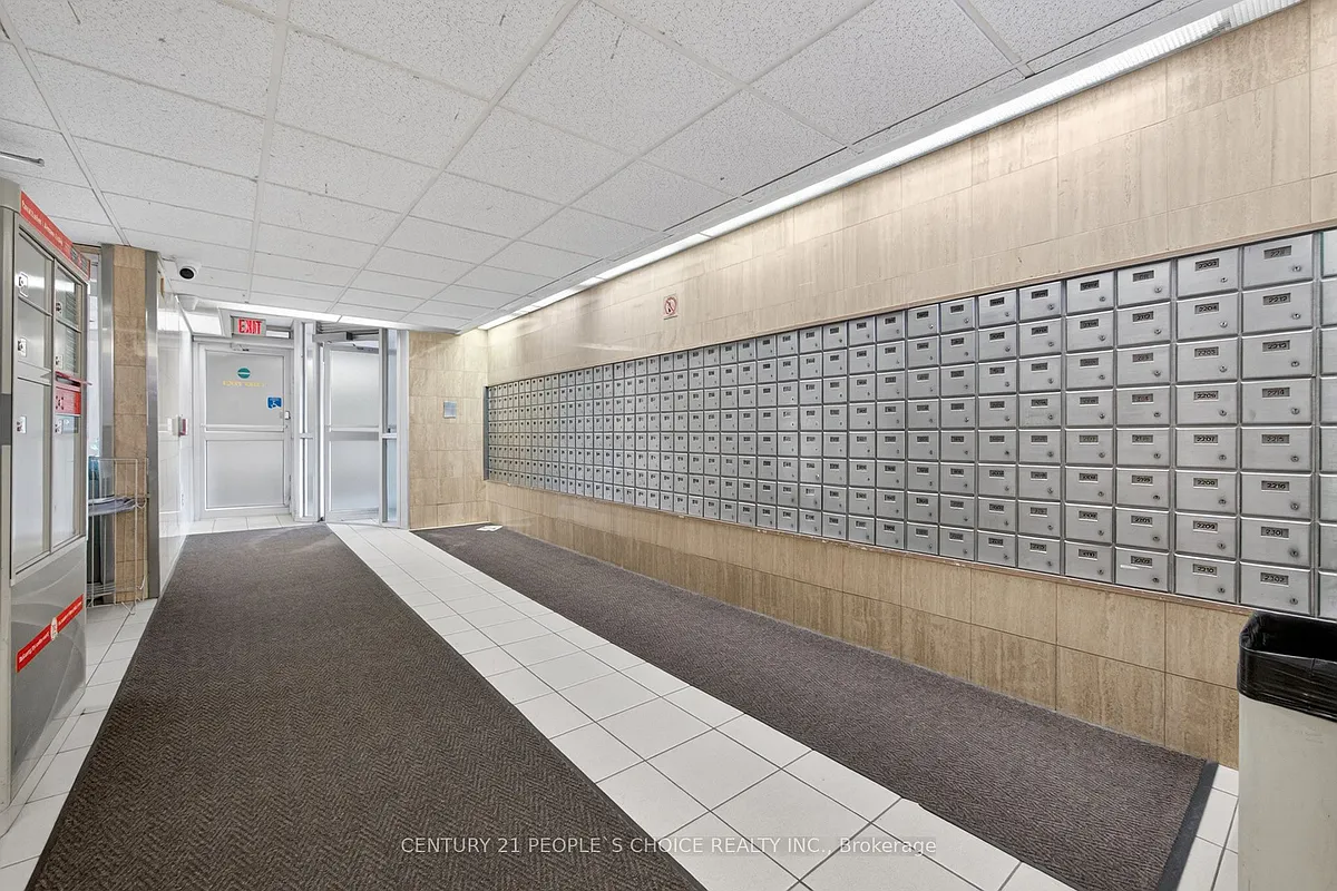 Building Photo - 390 Dixon Rd #702