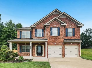 729 Rolling Downs Dr, Loganville, GA 30052