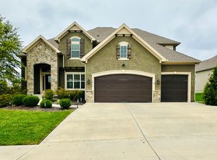 11516 W 158th St, Overland Park, KS 66221