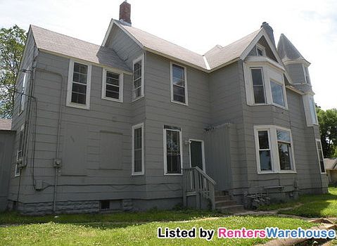 3rd image of 406 Jessamine Ave E