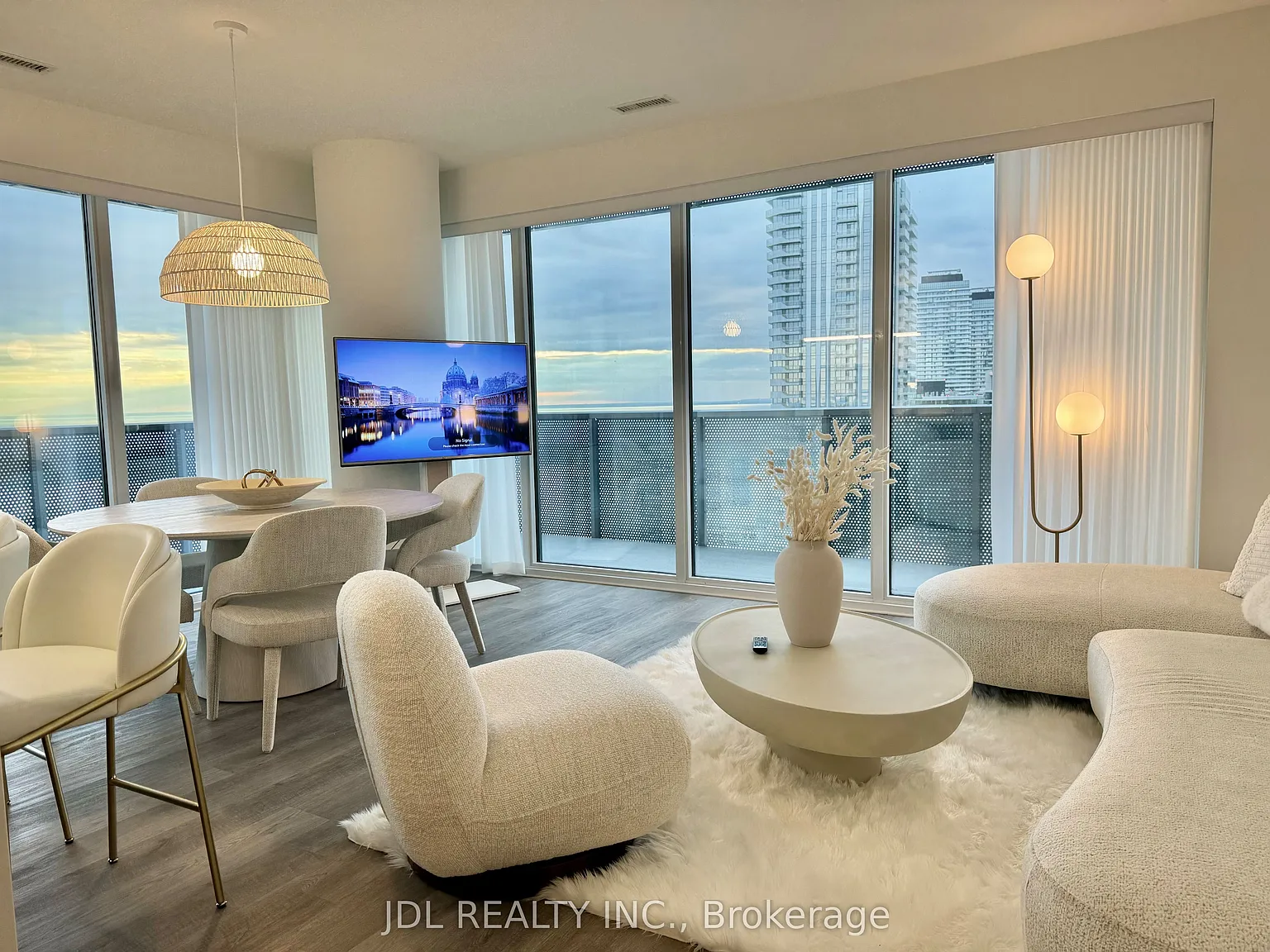 3 bed, $5,800 — Photo 4