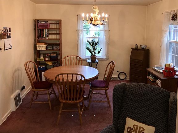 5th image of 738 Suffolk Ave