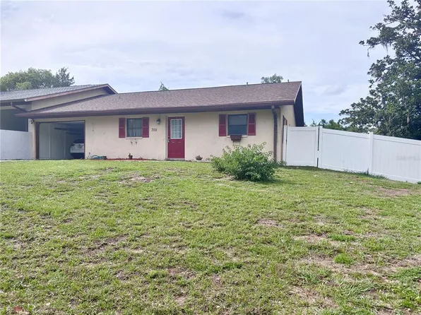 700 W Dampier St, Inverness, FL 34450