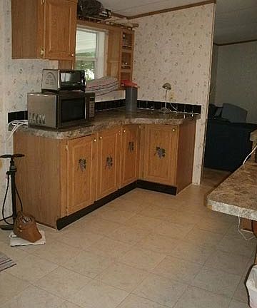 5th image of 111 Hillsborough Dr