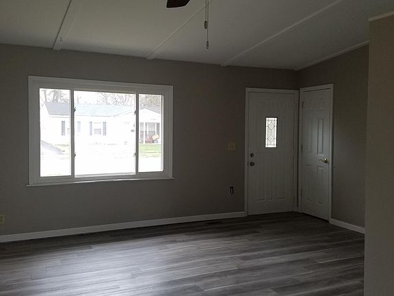 2nd image of 853 Narcissus Dr