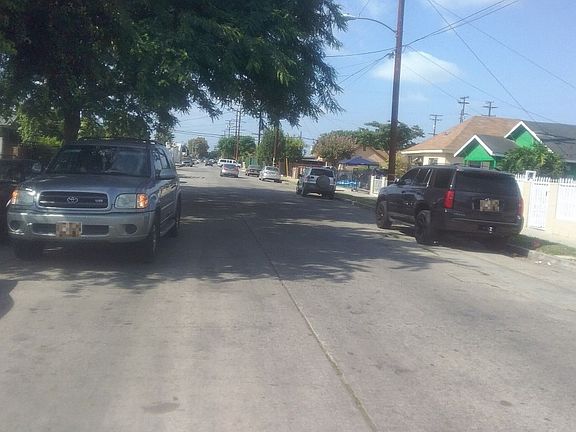 5th image of 8722-8724 S Fir Ave