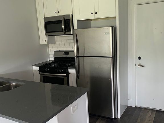 2nd image of 460 Coventry Ln #204