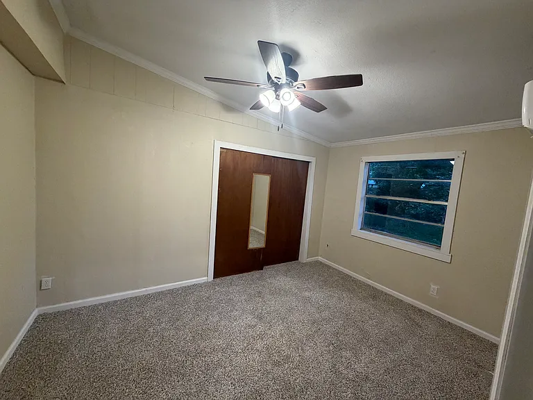 827 S Hall St — Photo 11