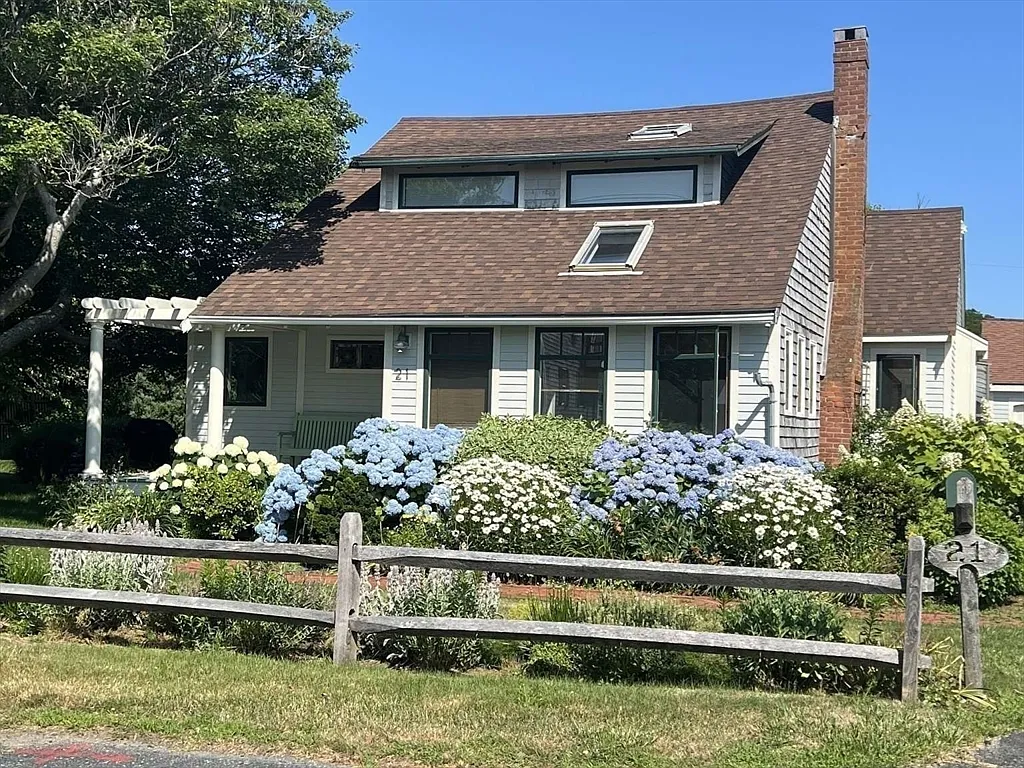 4 bed, 2.0 bath, 1980 sqft, $5,000 — Photo 2