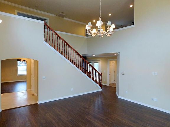 2nd image of 108 Moses Dr