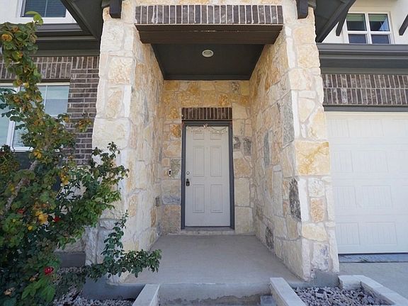 3rd image of 445 Arrowhead Vine St