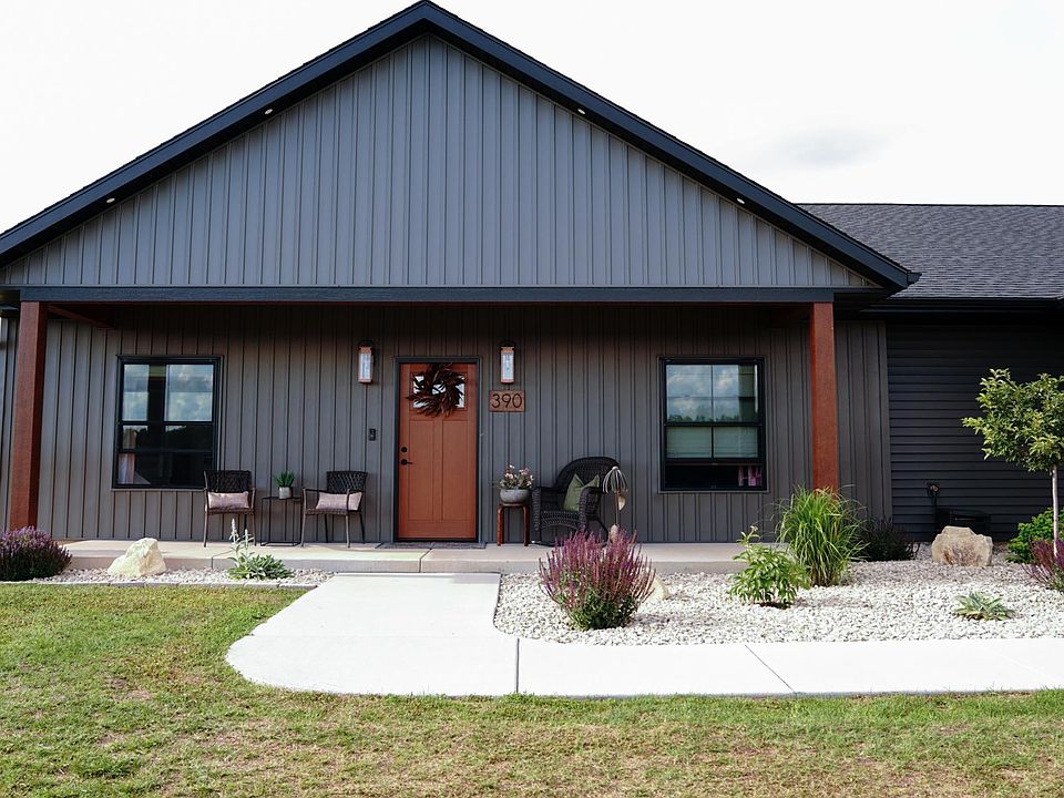 1st image of 390 Badger Ave