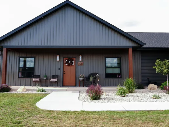 390 Badger Ave, Mondovi, WI 54755