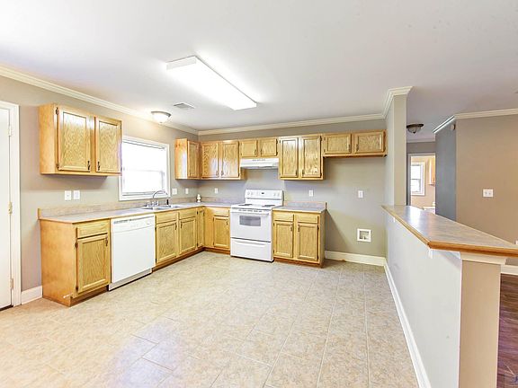 4th image of 225 J Patrick Dr