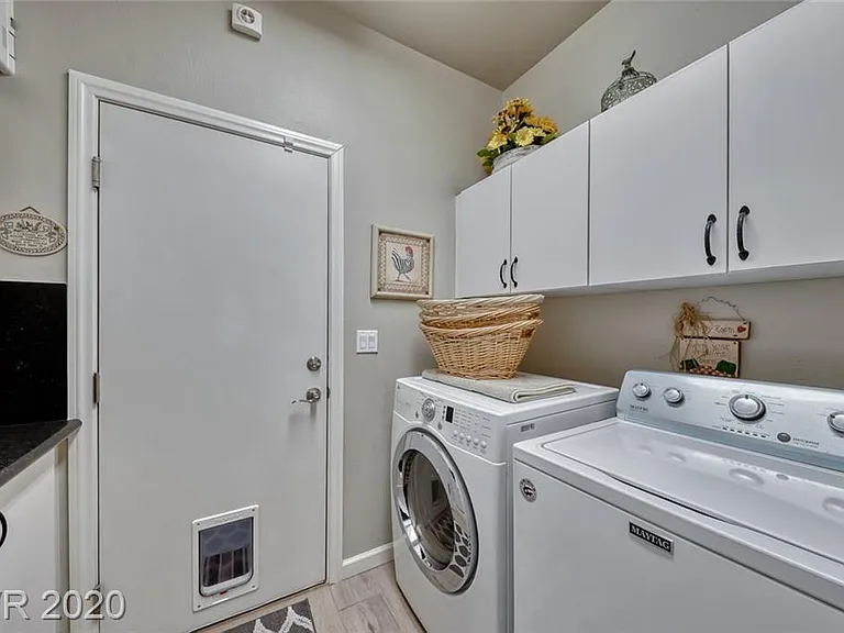 2535 Holman Cir — Photo 11