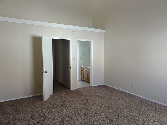 Master Bedroom w/ensuite