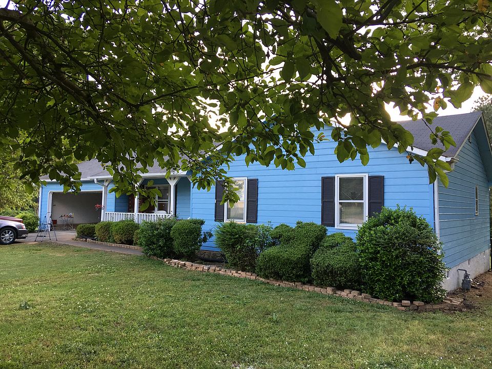 Beautiful home-mature trees